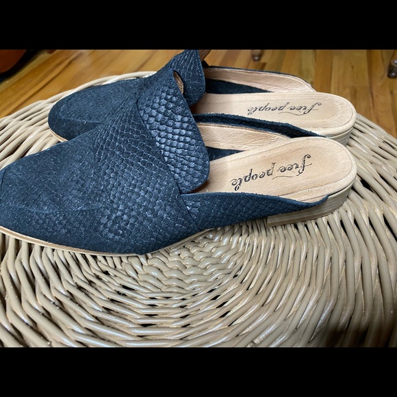 ❌SOLD❌Free People At Ease Loafer Mule Black size - Picture 4 of 8